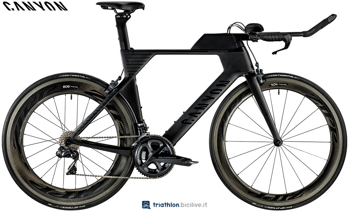 Una bici Canyon Speedmax CF 8.0 LTD 2020